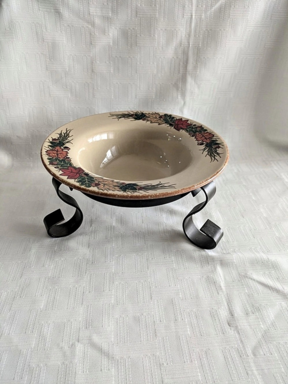 Vintage Home And Garden Party LTD Autumn Leaves Stoneware Bowl With Metal Stand